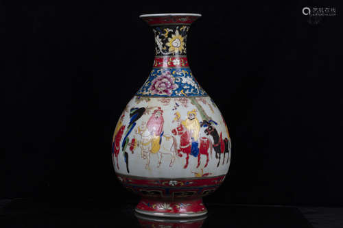 FAMILLE ROSE 'WARRIORS' ROULEAU VASE