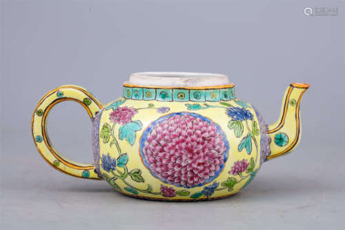 清 瓷仿铜胎包珐琅花卉茶壶