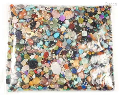 Collection of unmounted multi-stones