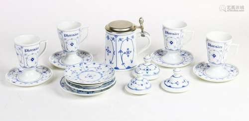 (lot of 16) Assembled lot of Blue Lace earthenware