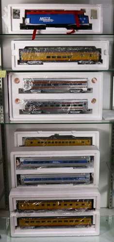 MTH electric train group consisting of engines and