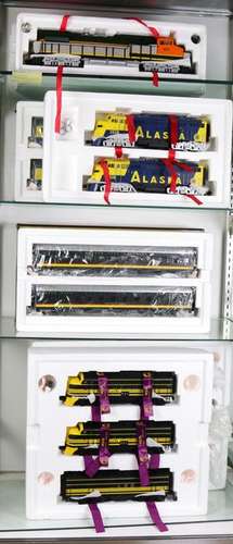 MTH electric train group consisting of engines and