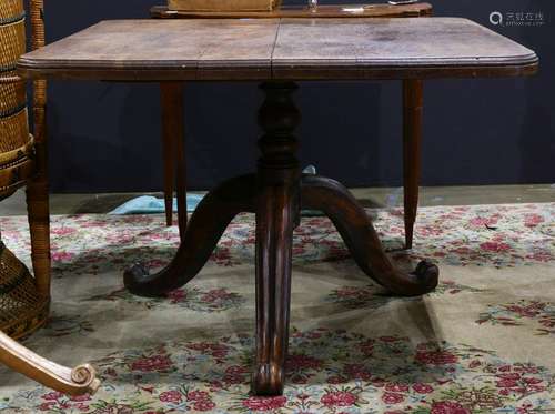 Classical style oak table