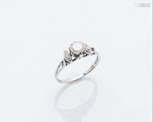 Bague en or gris 18 carats (750 millièmes) sertie …