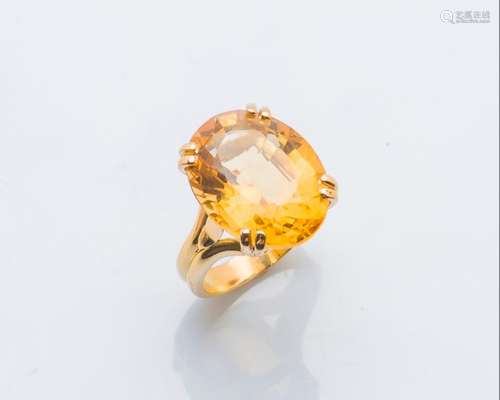 Bague en or jaune 18 carats (750 millièmes) sertie…