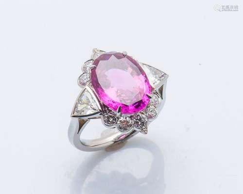 Bague en or gris 18 carats (750 millièmes) sertie …