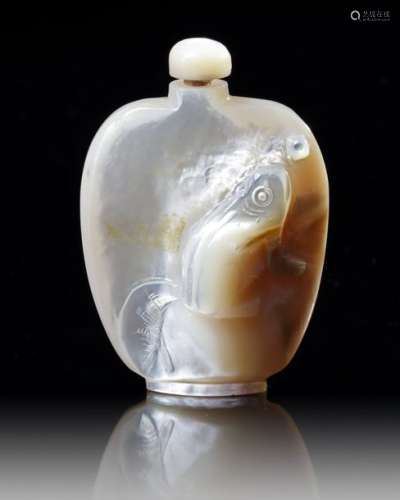 A CHINESE MOTHER OF PEARL SNUFF BOTTLE