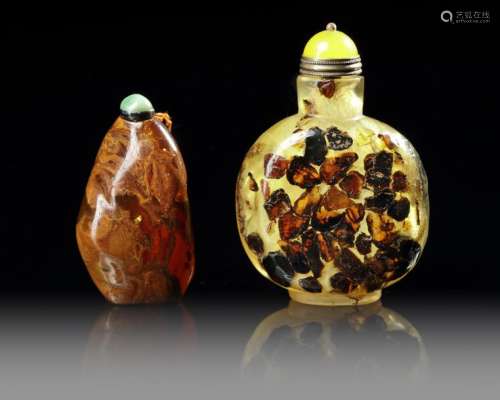 TWO CHINESE RESIN SNUFF BOTTLES