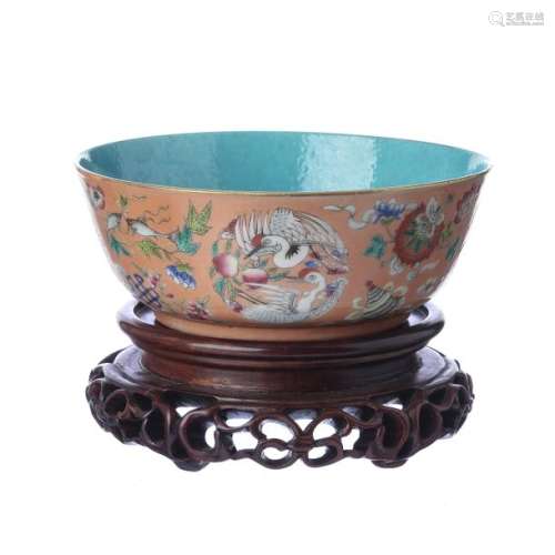 Chinese emblem porcelain bowl, Tongzhi mark and pe…