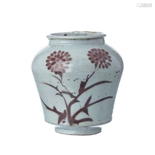 Chinese porcelain pot