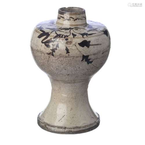 Chinese Meiping Cizhou ceramic vase, Ming