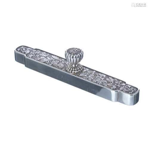 Scroll weight holder in chinese silver