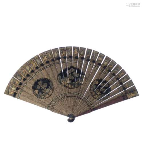 Chinese fan in lacquer