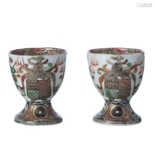 Pair of egg supports in chinese porcelain, Minguo