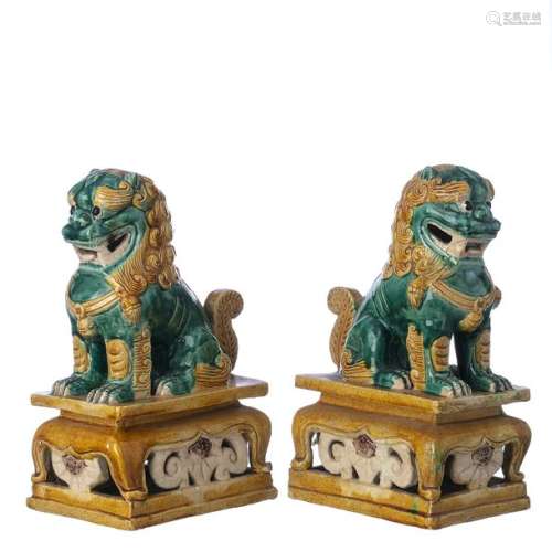 Pair of Sancai ceramic foo dogs, Minguo