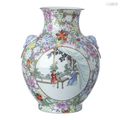 '1000 flowers' vase in Chinese porcelain