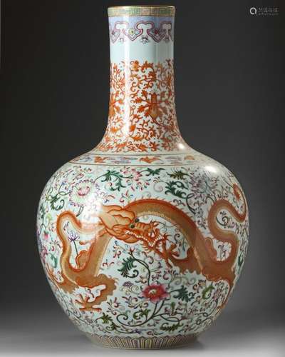 A LARGE CHINESE FAMILLE ROSE BOTTLE VASE