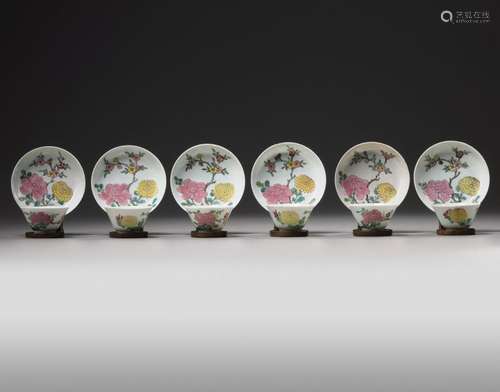 SIX CHINESE FAMILLE ROSE CUPS AND SAUCERS.