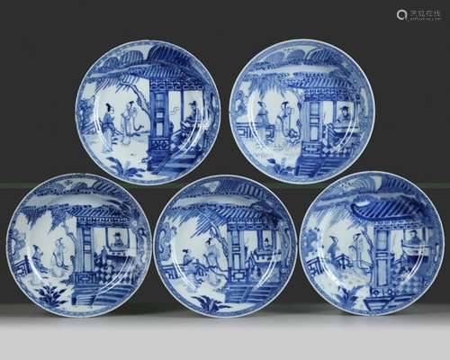 FIVE CHINESE BLUE AND WHITE WESTERN CHAMBER DISHES