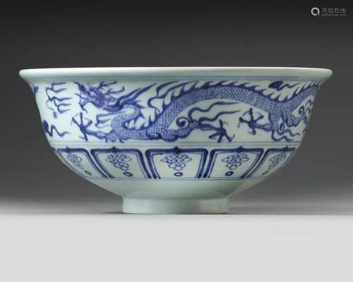 A CHINESE BLUE AND WHITE 'DRAGON' BOWL