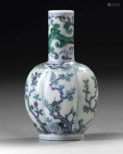 A CHINESE SMALL DOUCAI GLAZED BOTTLE VASE