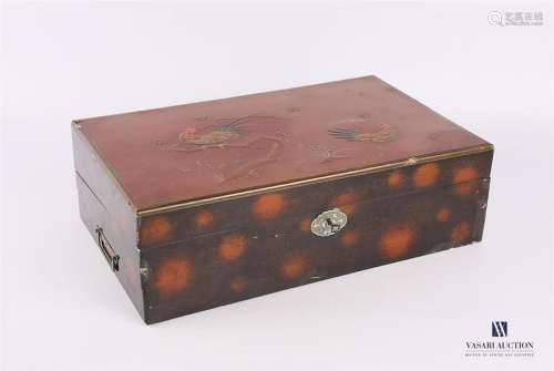 JAPAN Lacquered wooden writing case, felling it wi…