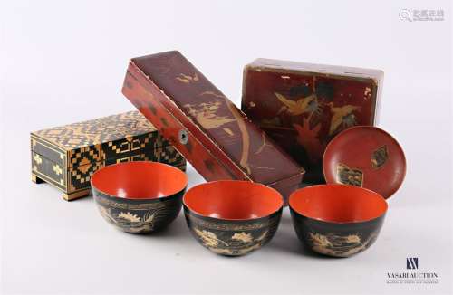 ASIA Set including three lacquered wooden bowls wi…