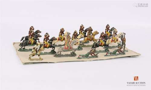 Figurines: Red Skins; eleven horsemen, two bow arm…