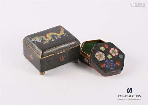 ASIA Lot including two boxes covered in cloisonné …