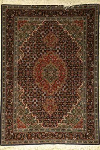 Fine Tabriz Rug, Persia, approx. 30 years, wool