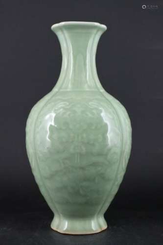 Chinese Qing Porcelain yingqing Vase
