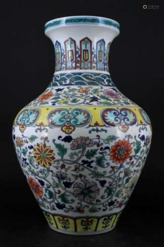 Large Chinese Qing Porcelain DouCai Vase
