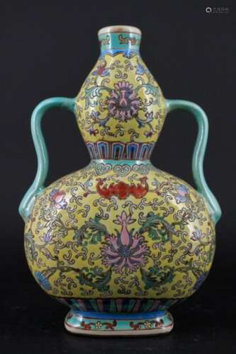 Chinese Qing Porcelain Famille Rose Gourd Vase