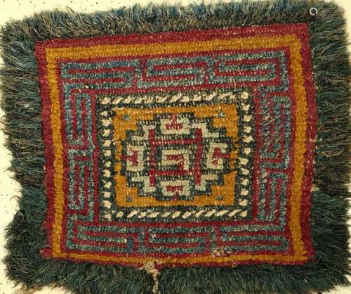 Tibetan Wangden Drumtze meditation rug antique