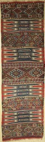 Eastern Anatolian kilim, 19th century, wool onwool