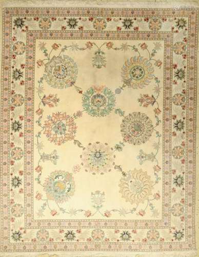 Tabriz rug fine 60 raj, Persia, approx. 40 years, wool