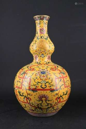 Large Chinese Qing Porcelain Famille Rose Gourd Va