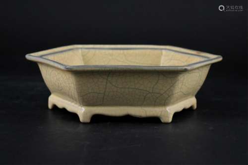Chinese Song Porcelain Geyao Pot