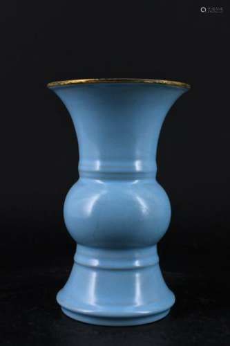 Song Porcelain Ruyao Vase with Gold Gilted on rim