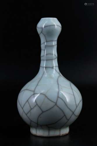 Song Porcelain Guanyao Vase