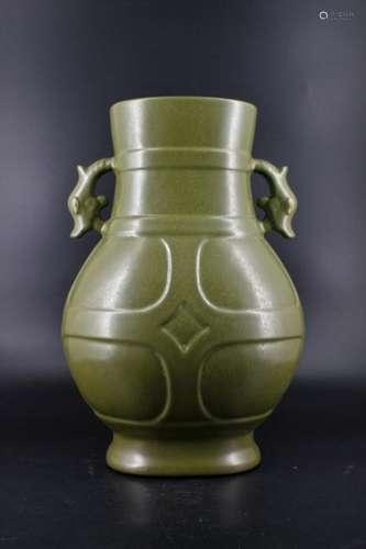 Qing Porcelain Tea Dust Green Vase