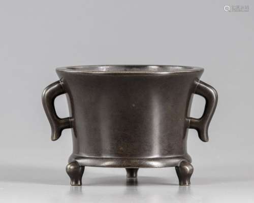 A CHINESE BRONZE CENSER