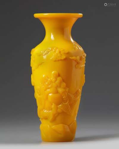 A CHINESE OPAQUE YELLOW GLASS 'BUDAI' VASE