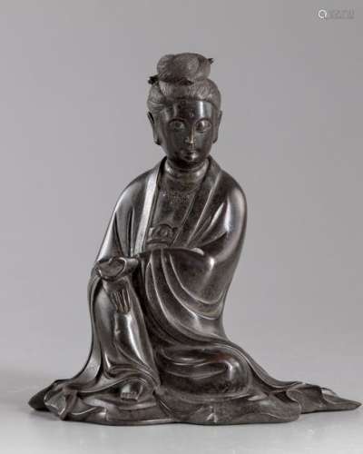 A CHINESE BRONZE FIGURE OF GUANYIN