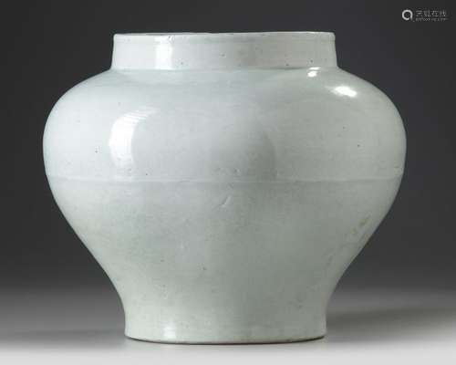 A CHINESE QINGBAI GLAZED JAR