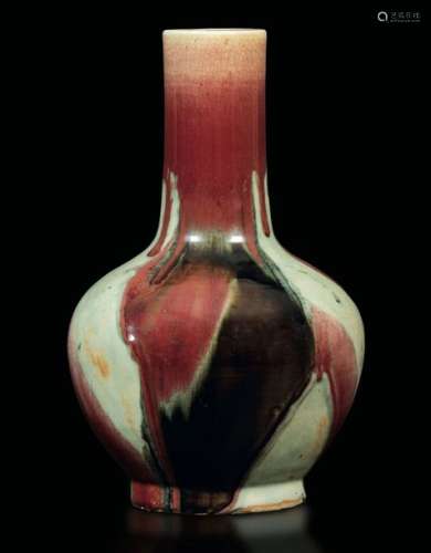 A porcelain vase, China, Qing Dynasty