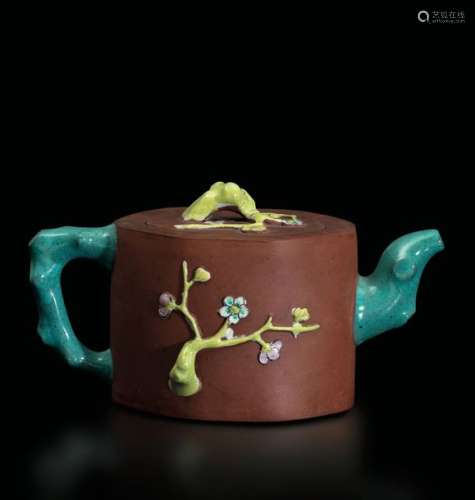 An Yixing porcelain teapot, China, Qing Dynasty