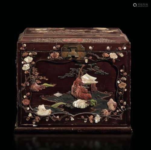 A wooden box, China, Qing Dynasty