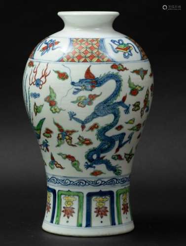 A Ducai porcelain vase, China, Qing Dynasty, 1800s