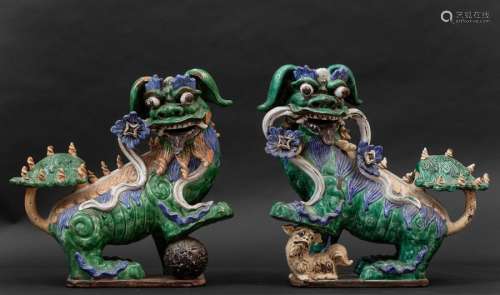 Two grès Pho dogs, China, Qing Dynasty, 1800s